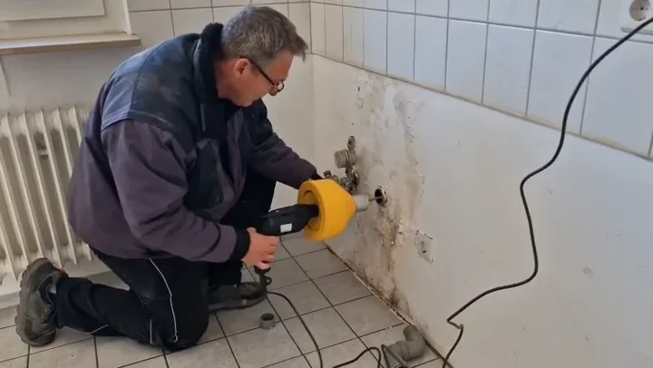 Arbeiten im Badezimmer
