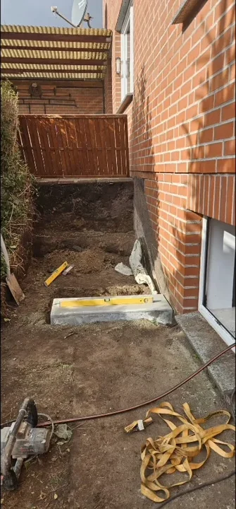 Arbeiten am Hauseingang