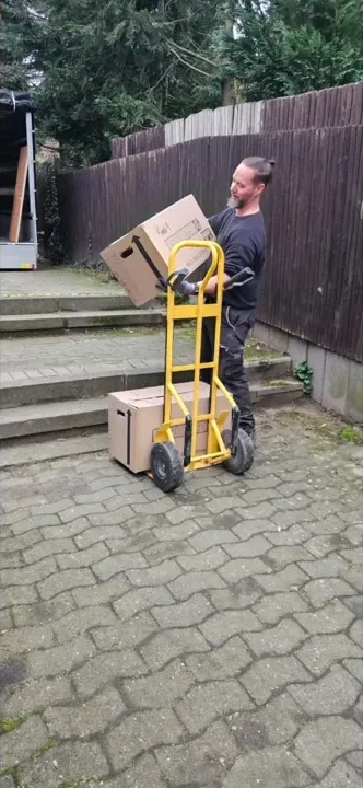 Transport mit der Sackkarre