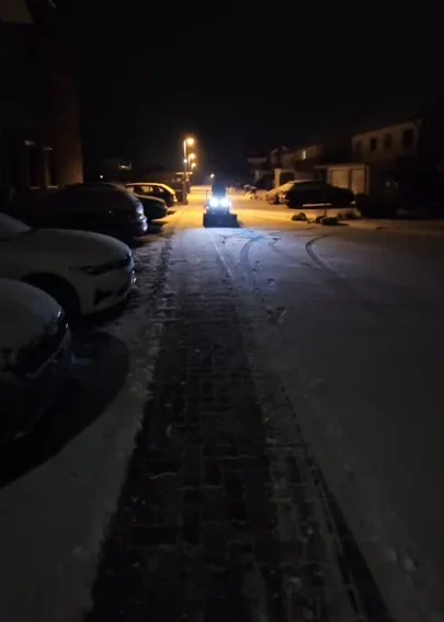 Winterdienst am Abend
